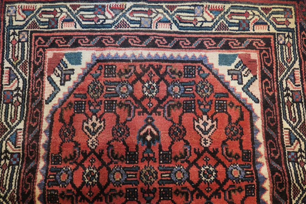 2'9'' x 9'7'' Persian Hamadan Rug