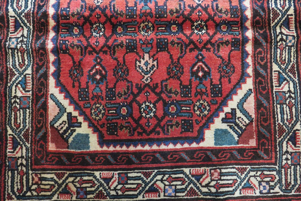 2'9'' x 9'7'' Persian Hamadan Rug