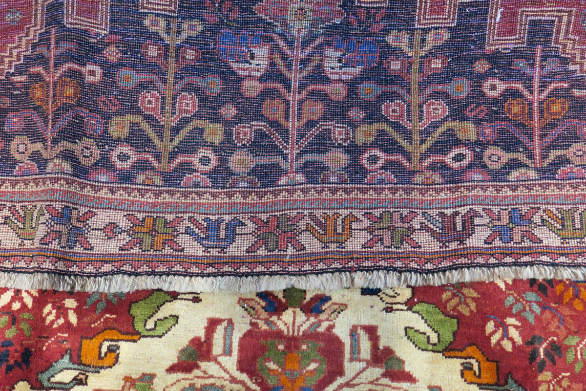 5'6'' x 8'9'' Persian Shiraz Rug