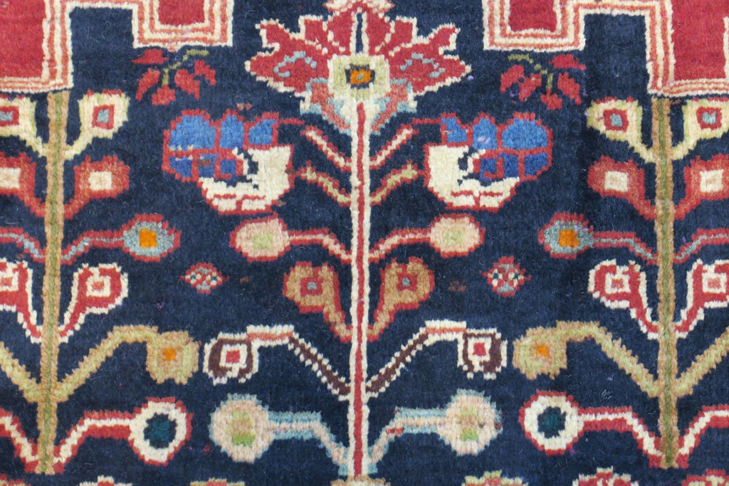 5'6'' x 8'9'' Persian Shiraz Rug