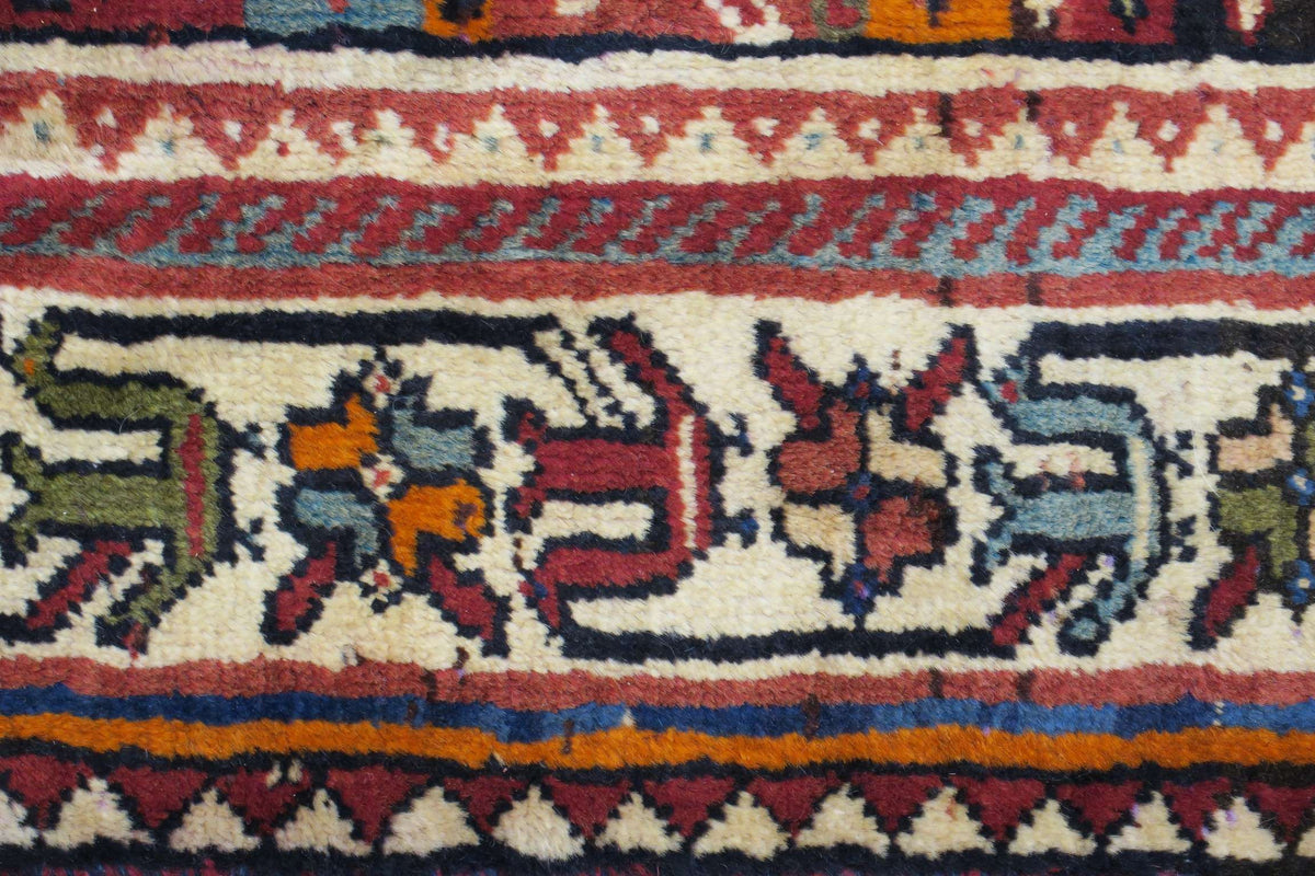 5'6'' x 8'9'' Persian Shiraz Rug