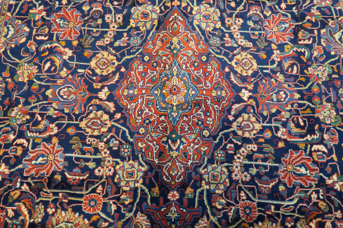 6'9'' x 10'5'' Persian Sarouk Rug