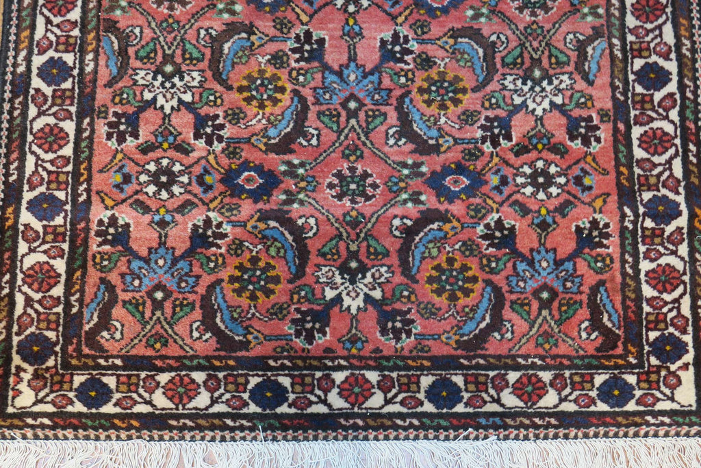 2'7'' x 3'5'' Persian Hamadan Rug