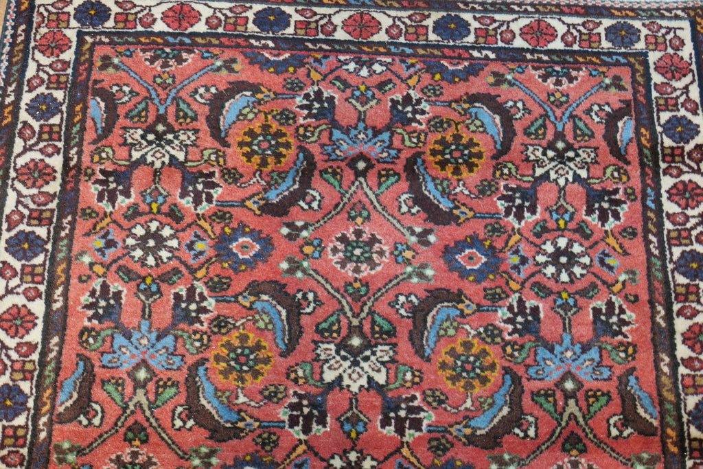 2'7'' x 3'5'' Persian Hamadan Rug