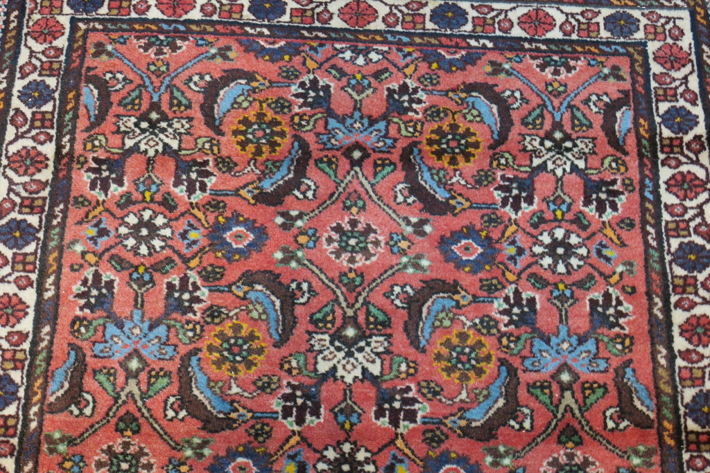 2'7'' x 3'5'' Persian Hamadan Rug