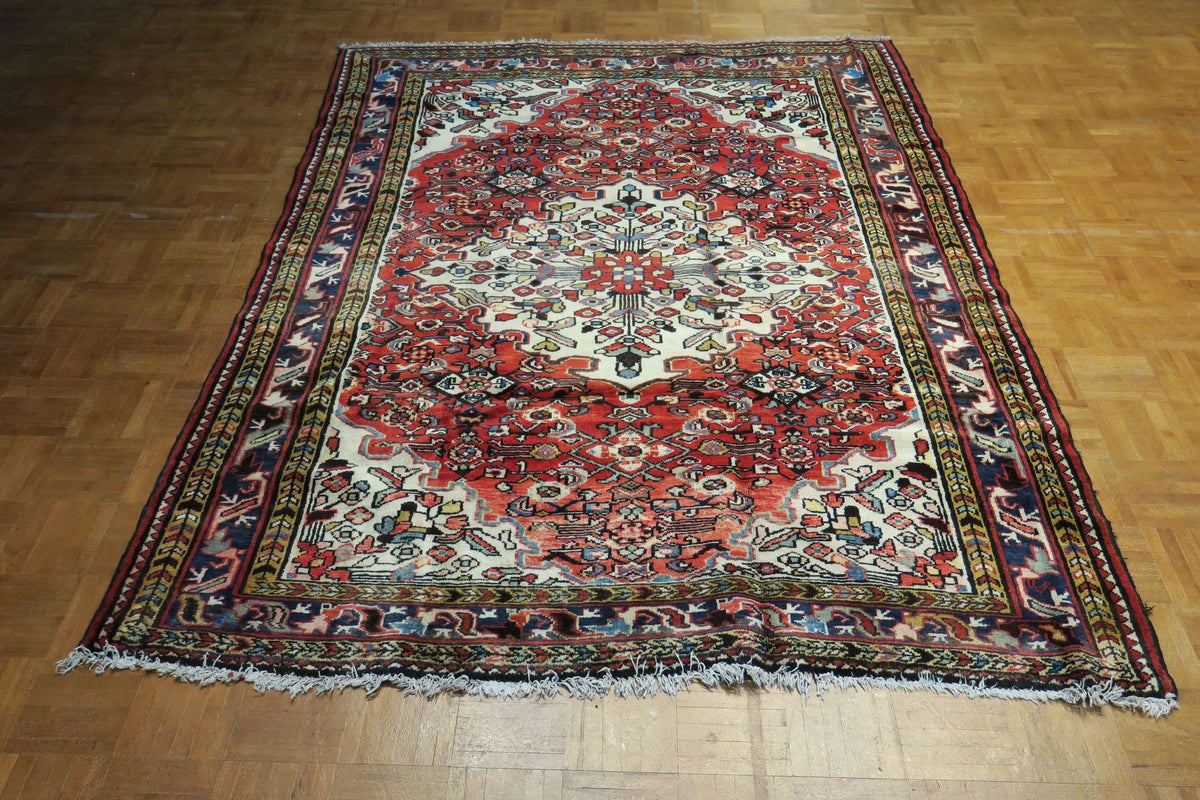 5'1'' x 6'8'' Persian Hamadan Rug