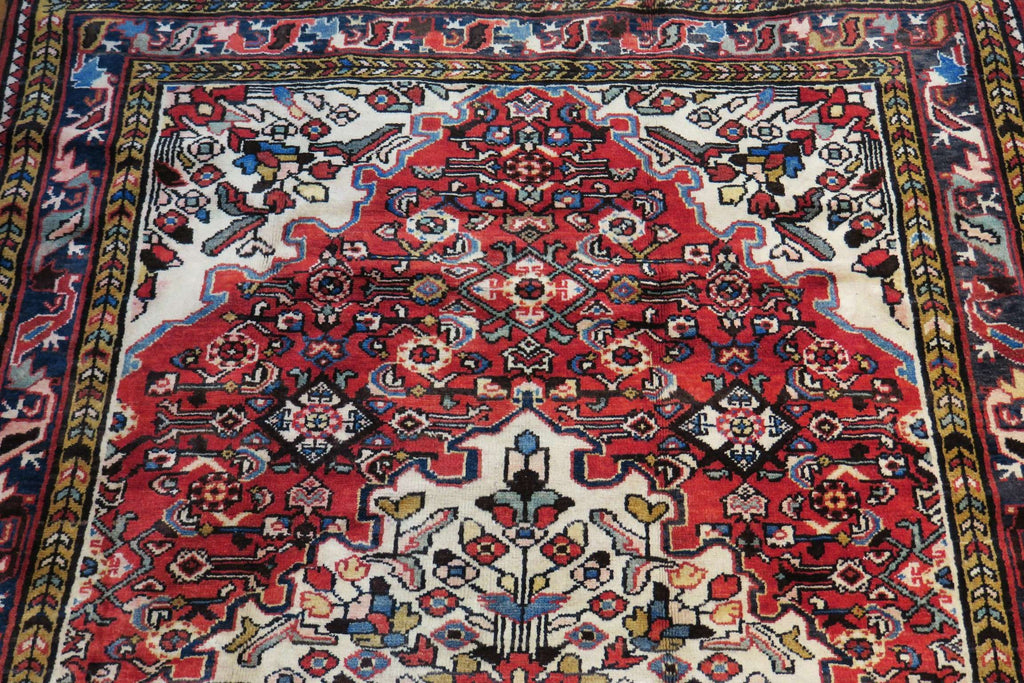 5'1'' x 6'8'' Persian Hamadan Rug