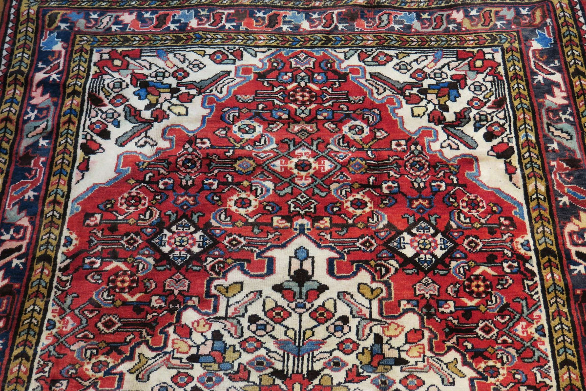 5'1'' x 6'8'' Persian Hamadan Rug