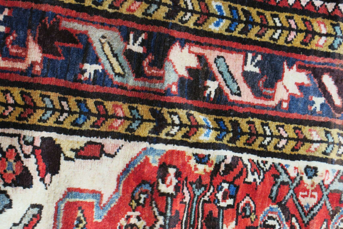 5'1'' x 6'8'' Persian Hamadan Rug