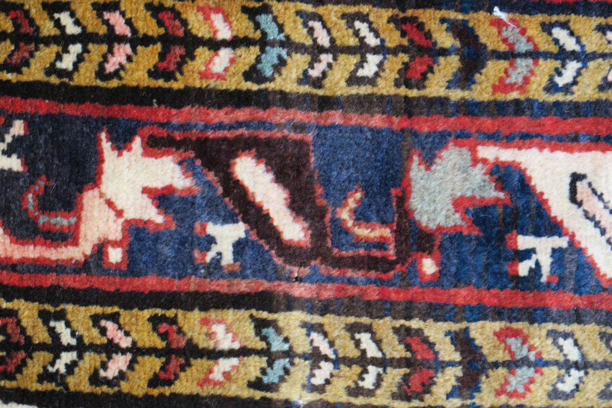 5'1'' x 6'8'' Persian Hamadan Rug