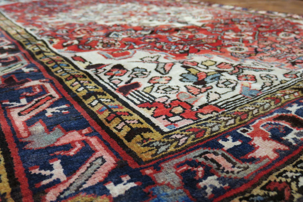 5'1'' x 6'8'' Persian Hamadan Rug