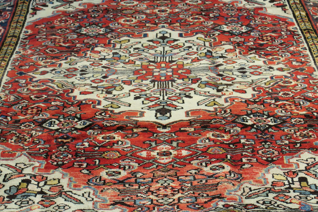5'1'' x 6'8'' Persian Hamadan Rug