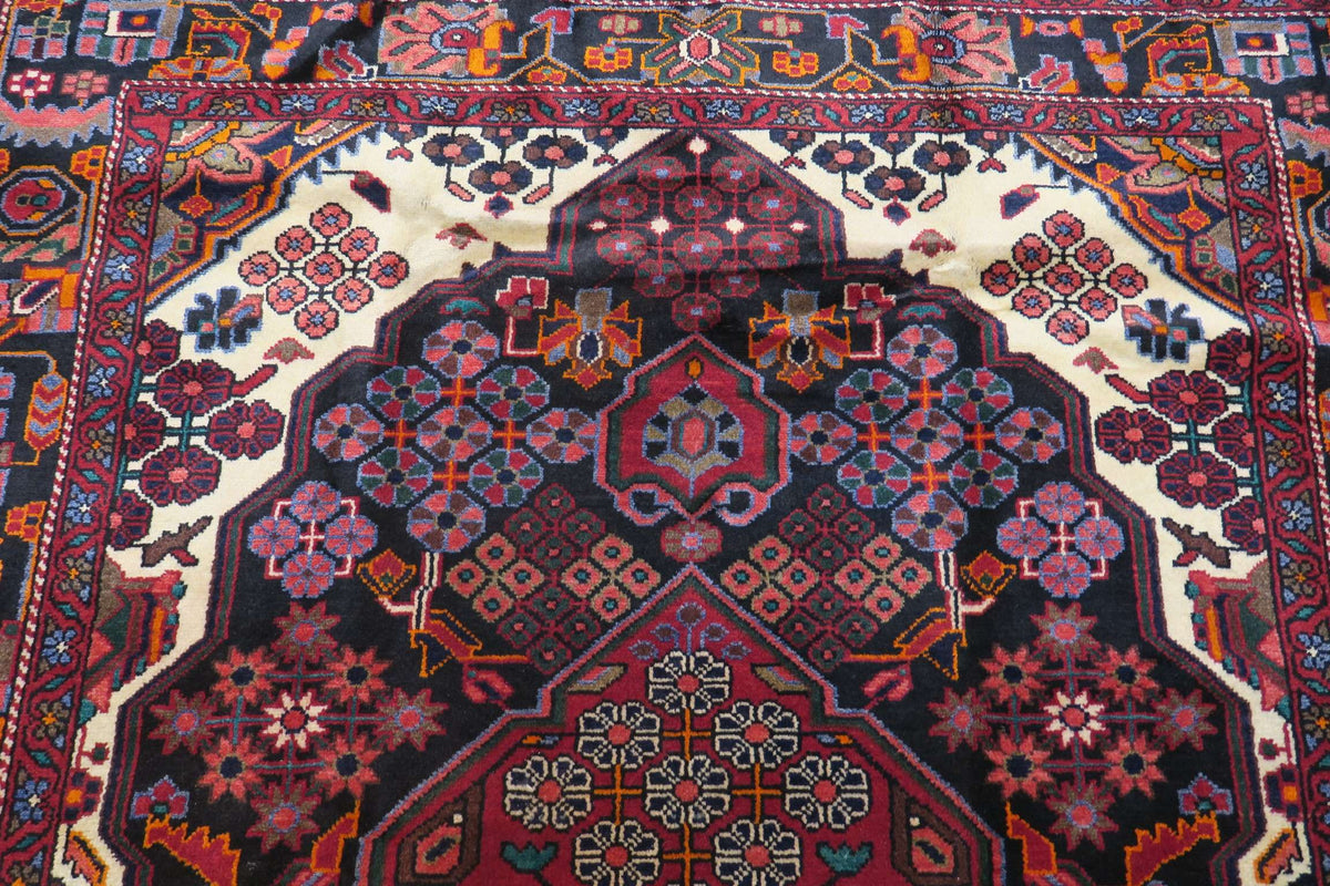 5'2'' x 7'6'' Persian Hamadan Rug