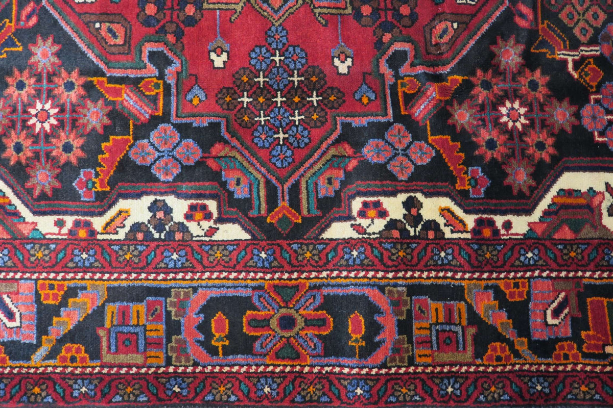 5'2'' x 7'6'' Persian Hamadan Rug