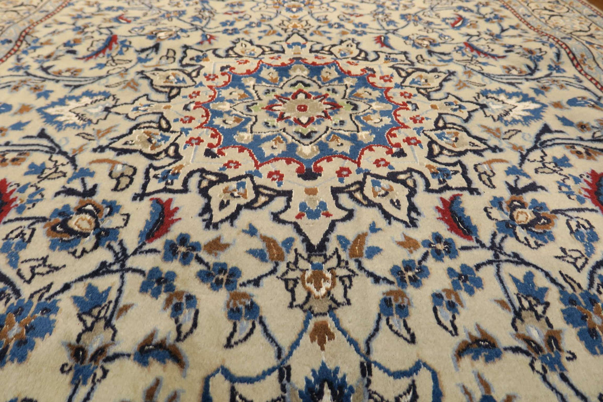 4'1'' x 5'9'' Persian Nain Rug