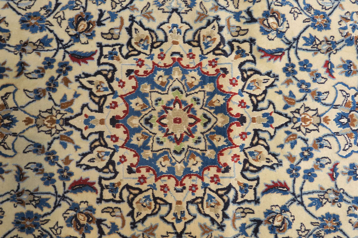 4'1'' x 5'9'' Persian Nain Rug