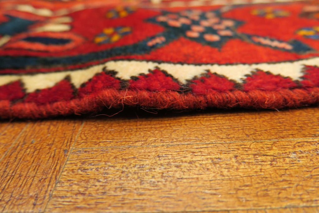 5'1'' x 7'4'' Persian Bakhtiar Rug
