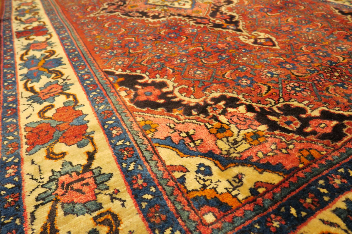 4'3'' x 7'2'' Persian Zanjan Rug