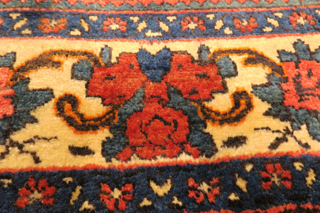 4'3'' x 7'2'' Persian Zanjan Rug