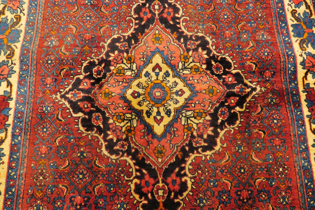 4'3'' x 7'2'' Persian Zanjan Rug
