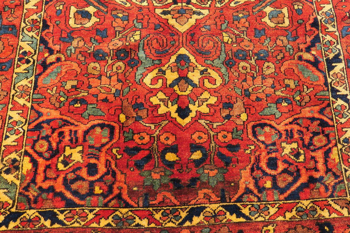 4'8'' x 6'8'' Persian Bakhtiar Rug