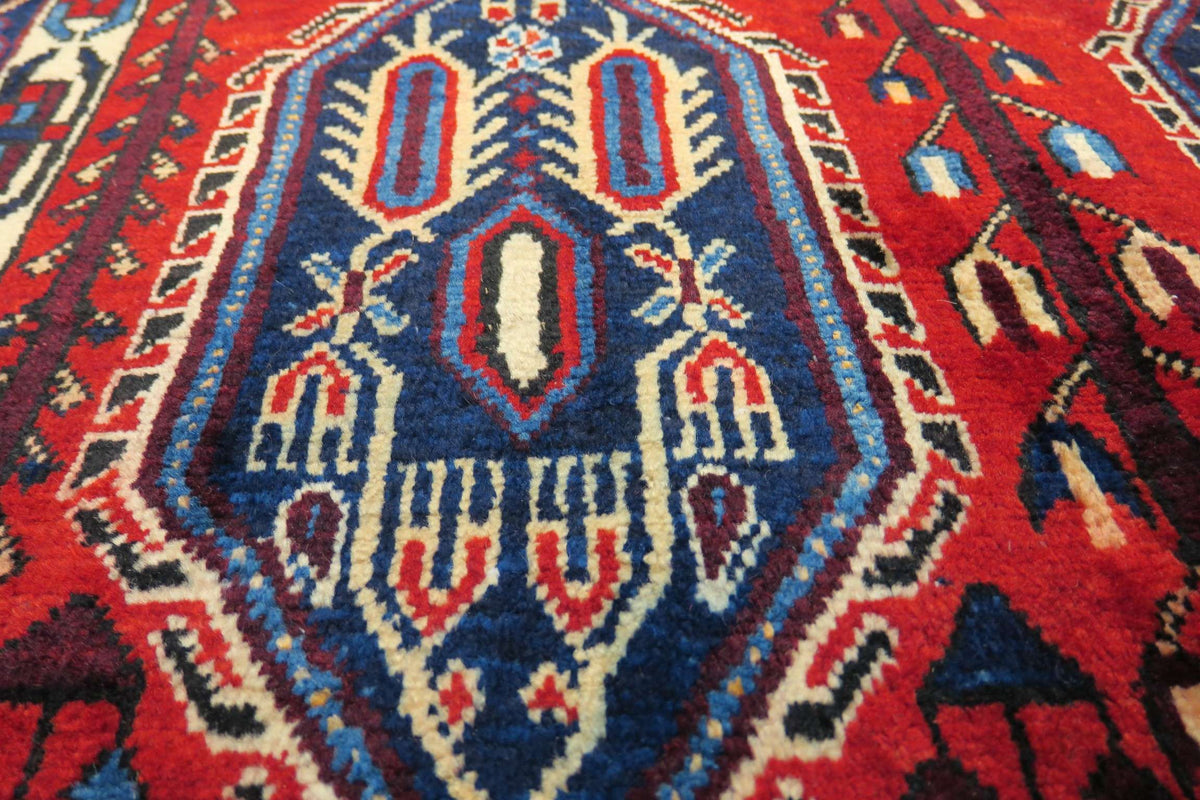 4'9'' x 6'8'' Persian Sirjan Rug