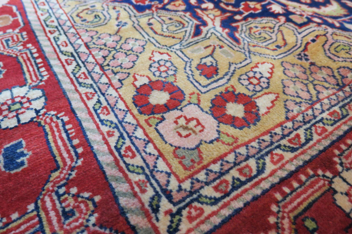 4'3'' x 6'8'' Persian Jozan Rug