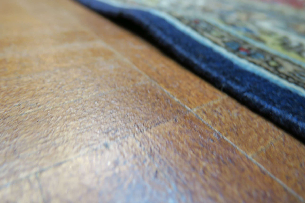 4'4'' x 6'9'' Persian Qoumsheh Rug