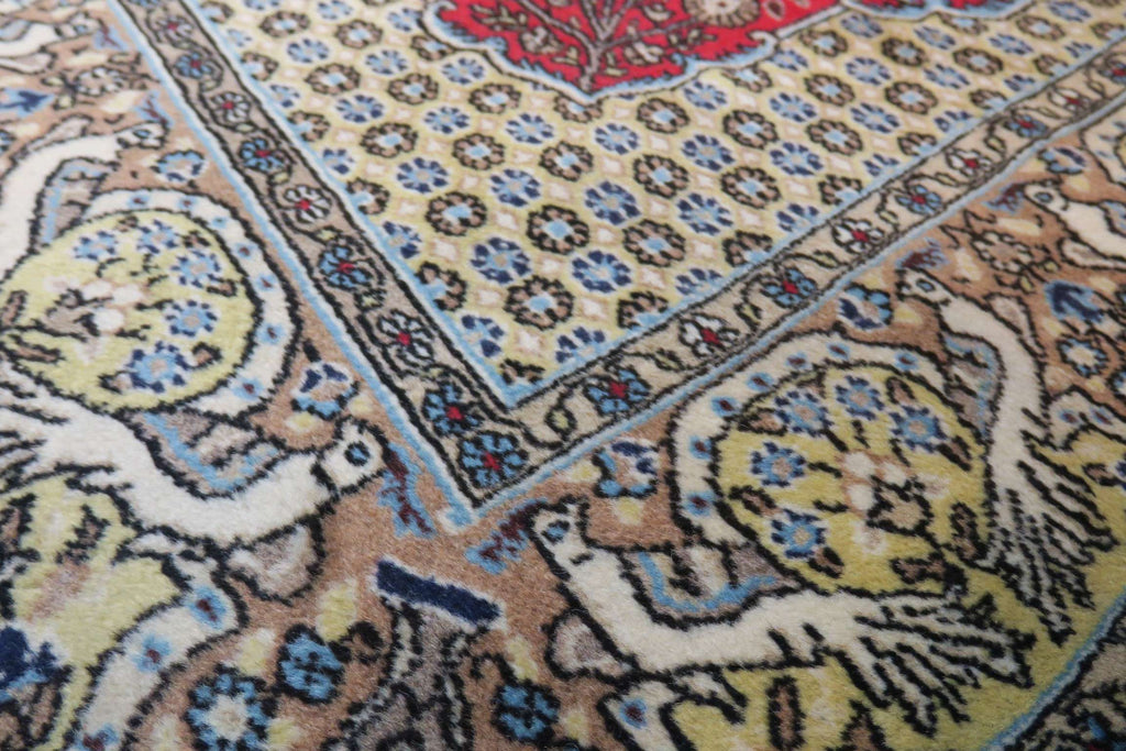 4'4'' x 6'9'' Persian Qoumsheh Rug