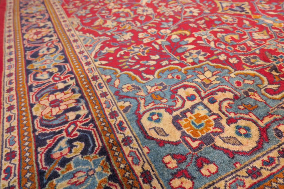 4'5'' x 6'10'' Persian Sarouk Rug