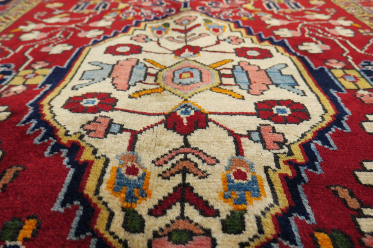 3'3'' x 5'3'' Persian Jozan Rug