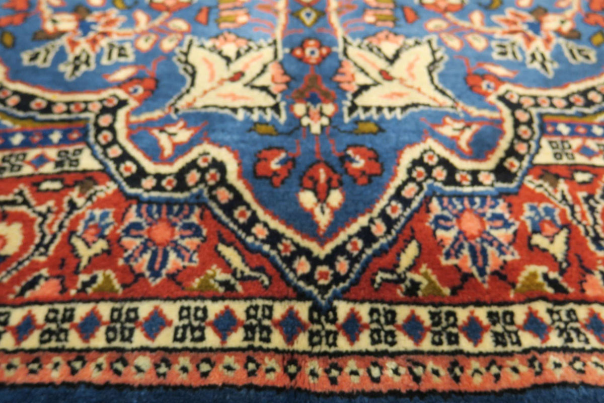 3'5'' x 5'1'' Persian Sarouk Rug