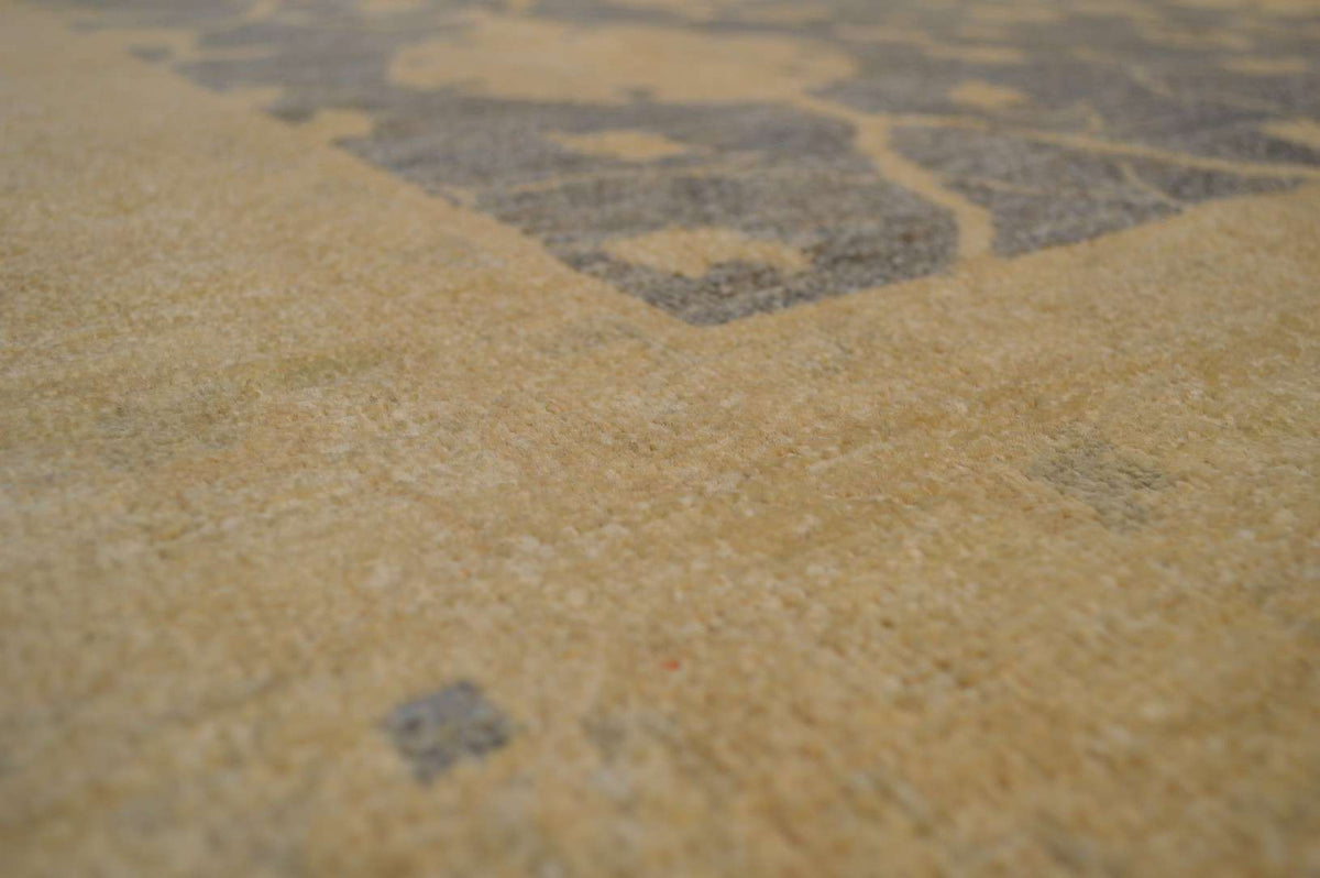 8' 2" x 9' 7" Pakistan Peshawar Rug image 7