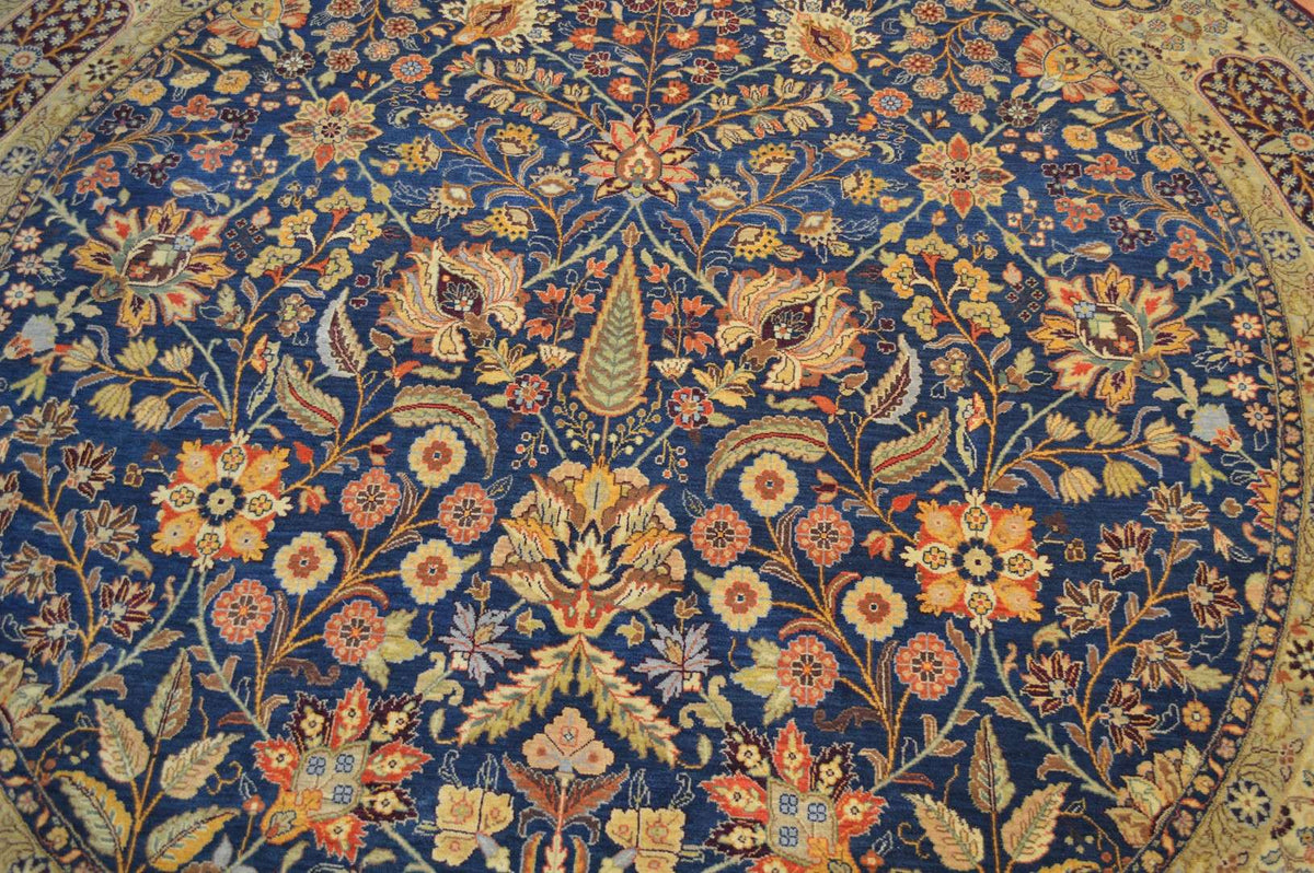 8' 1" x 8' 1" India Agra Round Rug image 3