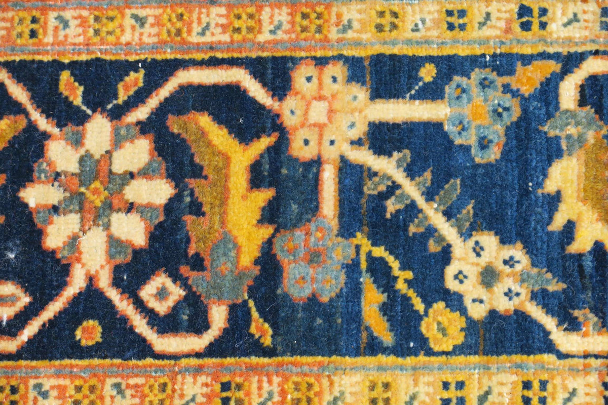 3'9'' x 5'4'' Persian Tabriz Rug image 1