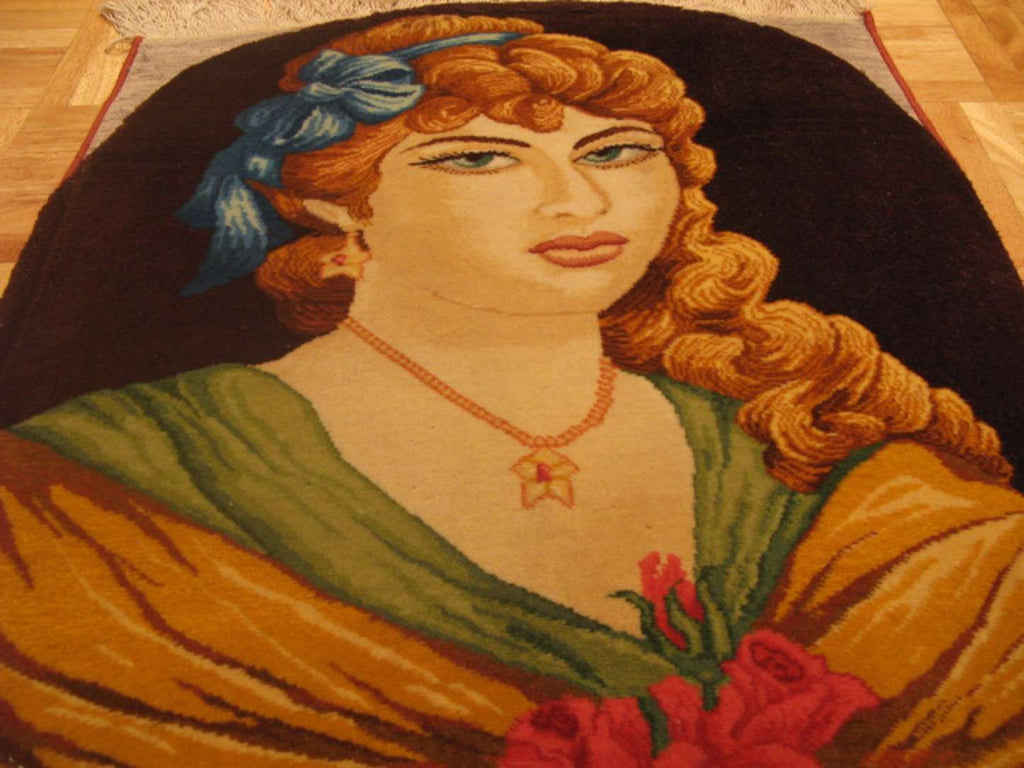 1' 8" x 2' 3" Persian Tebriz Rug image 4