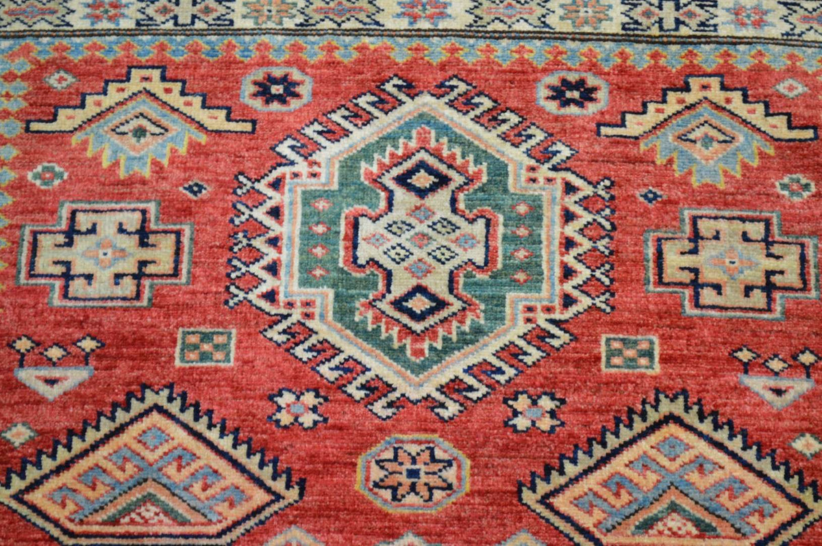 3' 4" x 4' 8" Pakistan Kazak Rug image 8