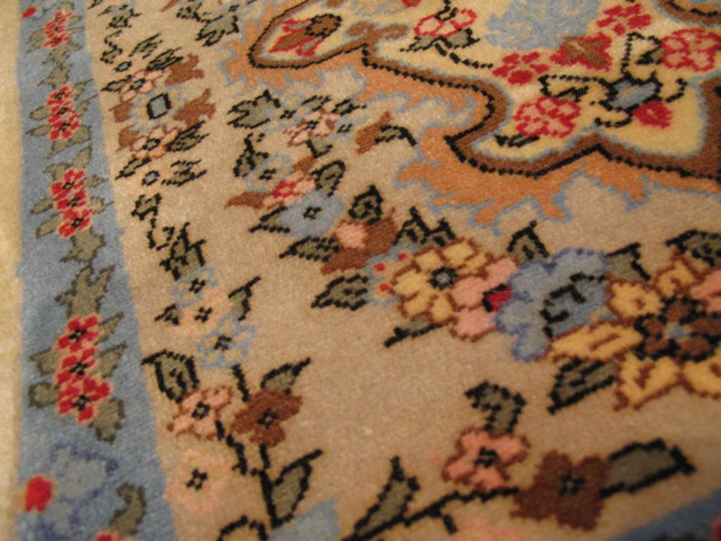 1' 8" x 2' 0" Persian Varamin Rug image 5