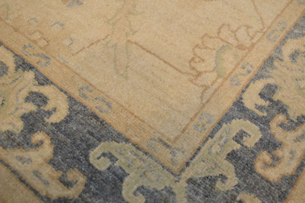 4' 0" x 5' 9" Pakistan Peshawar Rug image 8