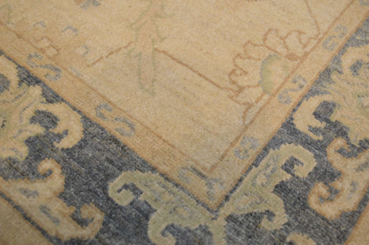 4' 0" x 5' 9" Pakistan Peshawar Rug image 8