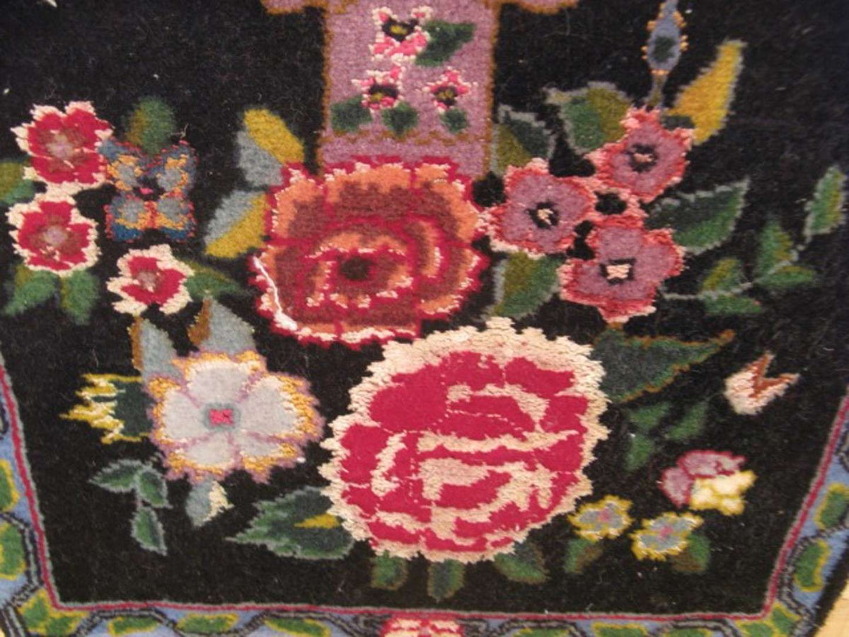 1' 0" x 1' 3" Persian Tebriz Rug image 3