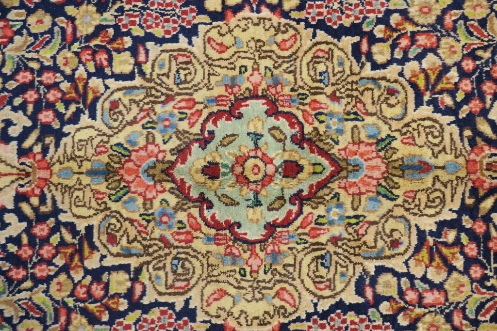 6'3'' x 9'5'' Persian Kerman Rug image 3
