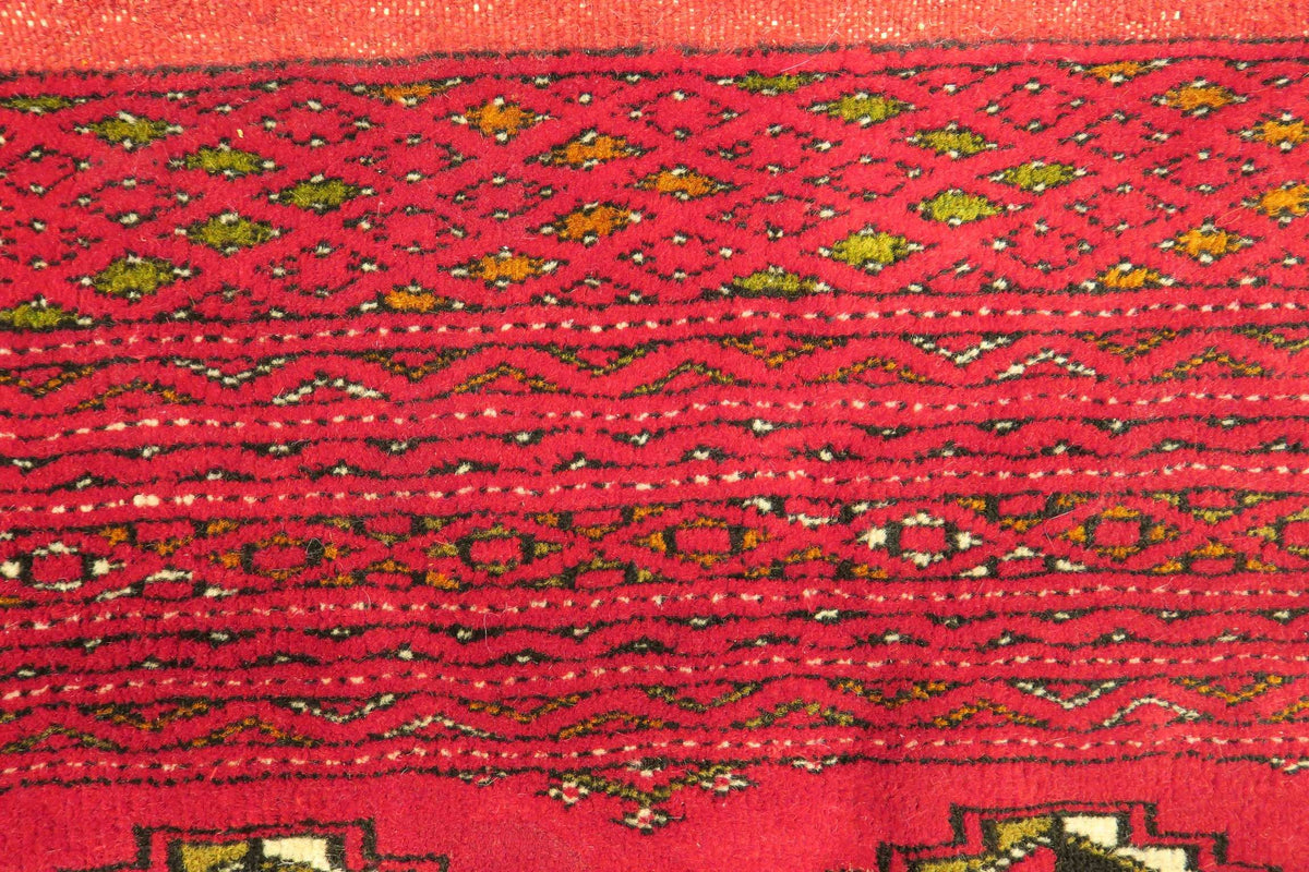 1'9'' x 4'3'' Persian Turkeman Rug image 4