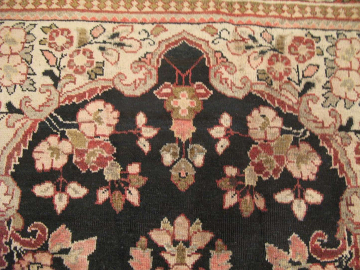4' 2" x 6' 2" Persian Sarouk Rug image 2