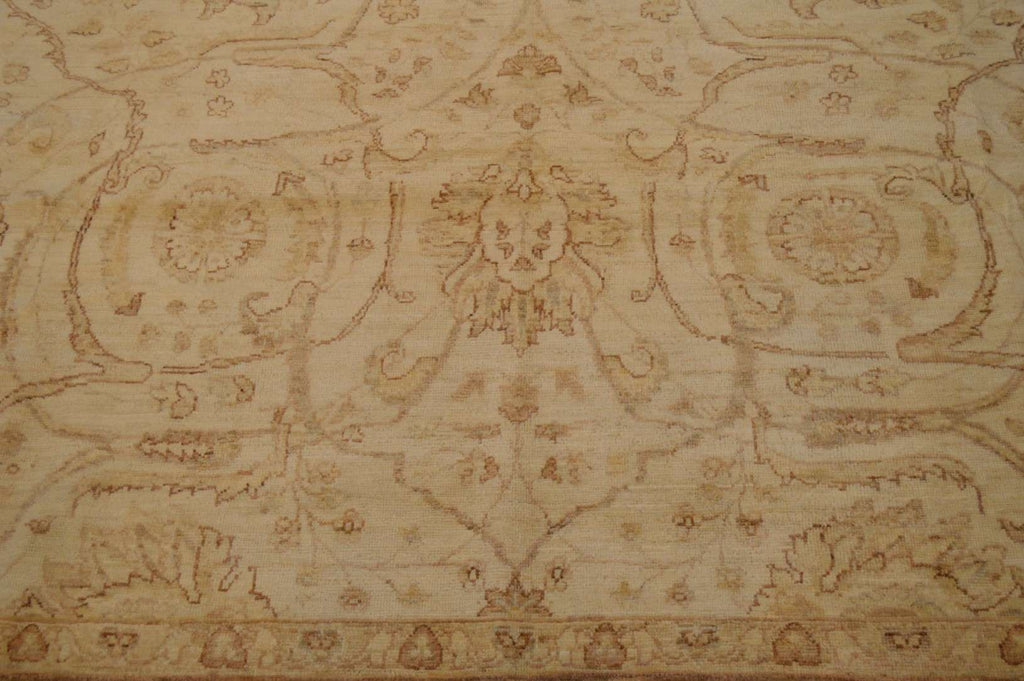 8' 0" x 9' 7" Pakistan Peshawar Rug image 9