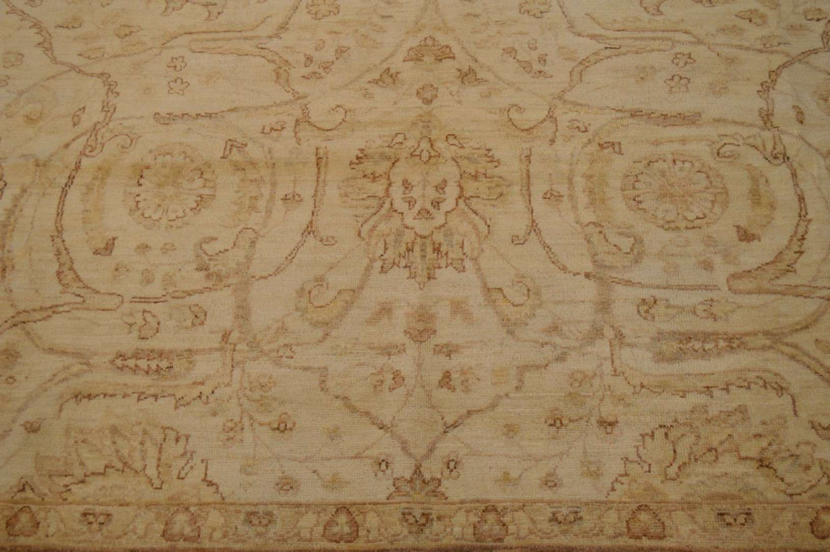 8' 0" x 9' 7" Pakistan Peshawar Rug image 9