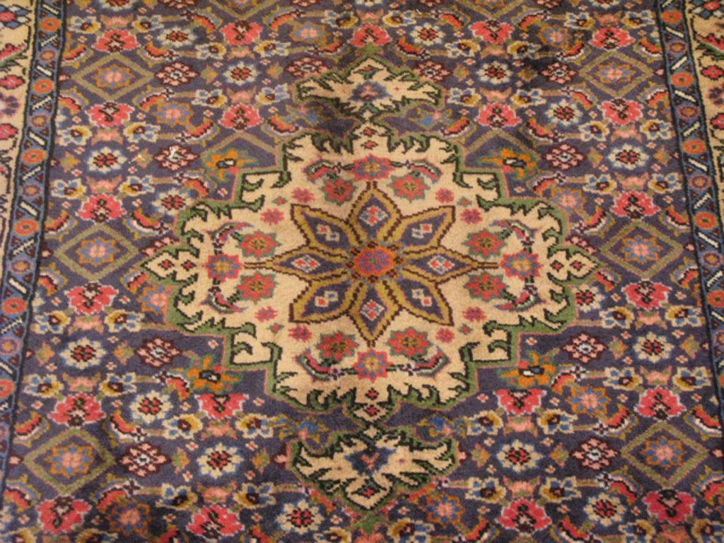 3' 5" x 9' 8" Persian Ardabil Runner image 1
