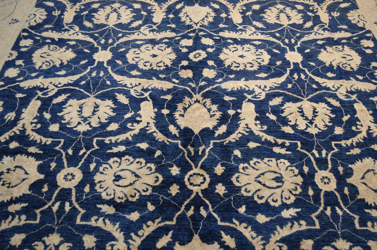 10' 1" x 13' 7" Pakistan Peshawar Rug image 5