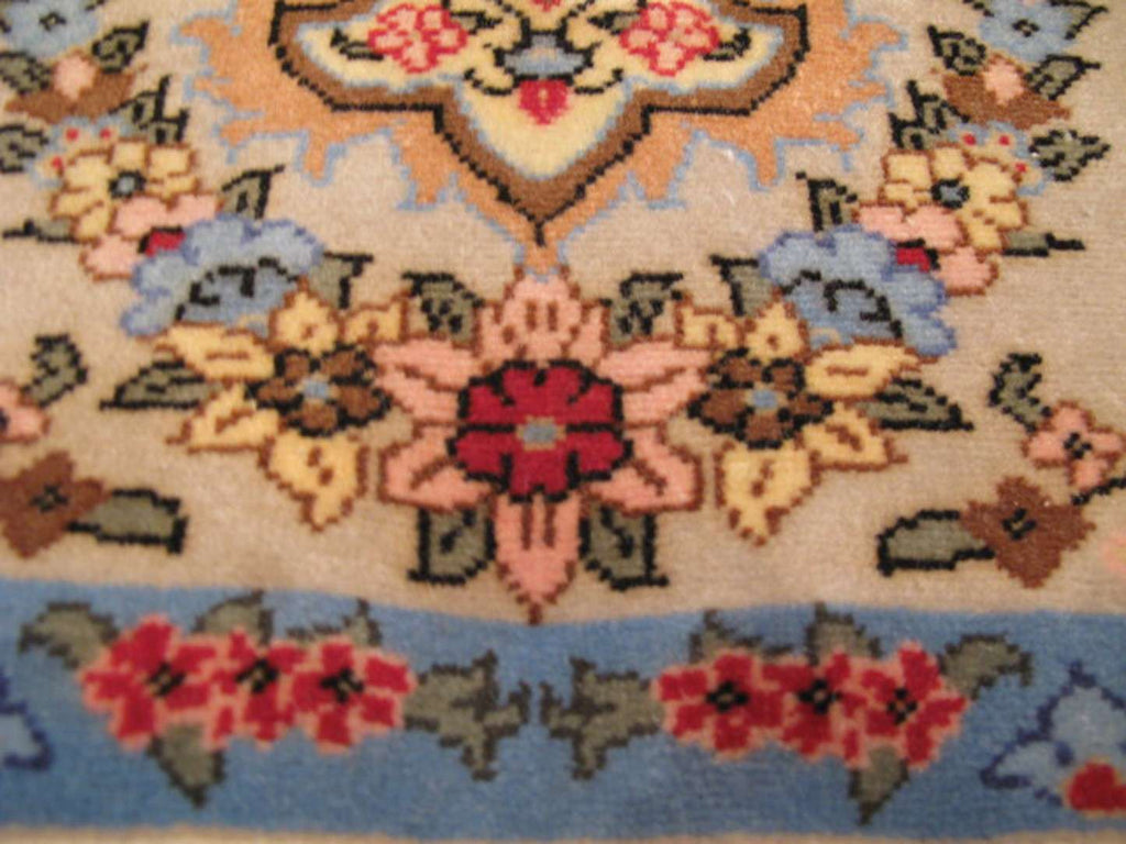 1' 8" x 2' 0" Persian Varamin Rug image 7