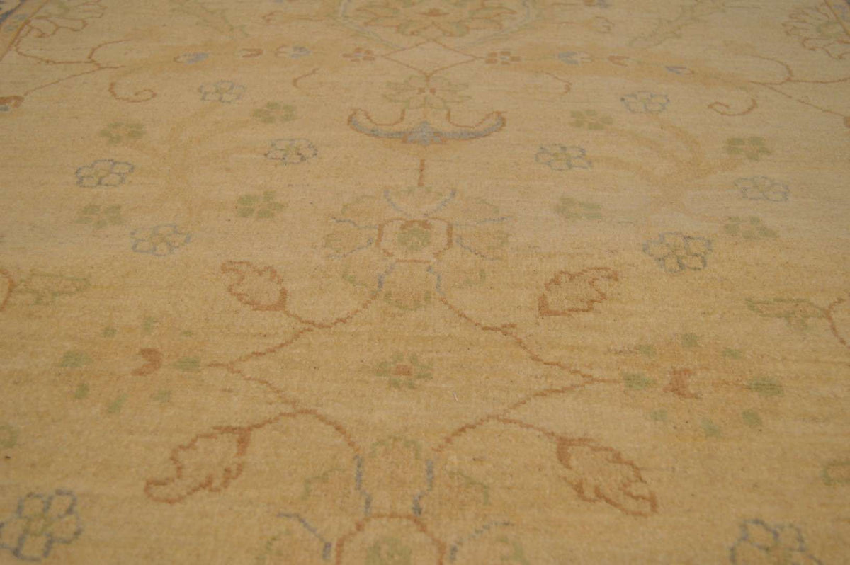4' 0" x 5' 9" Pakistan Peshawar Rug image 6